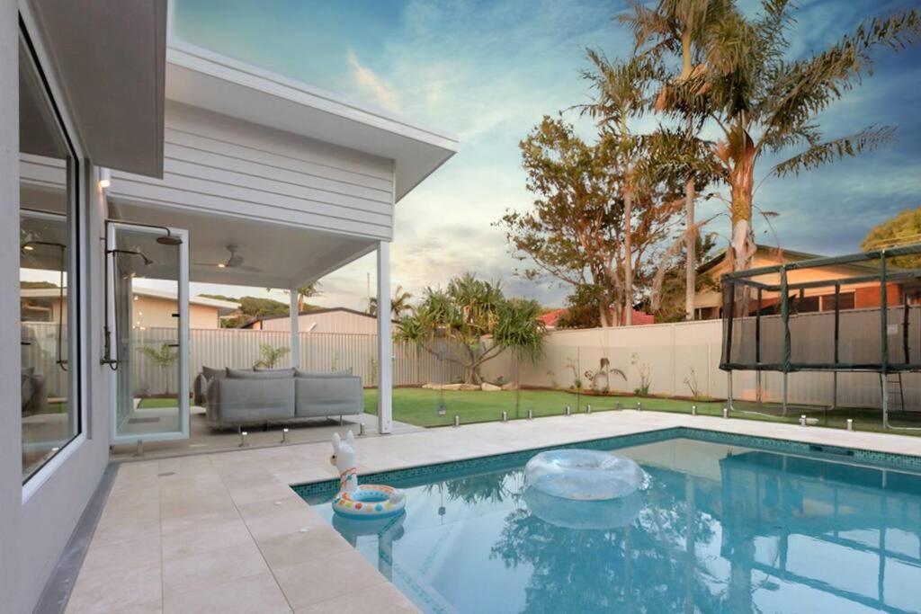 Cabablanca - New Coastal Home, Cabarita Beach
