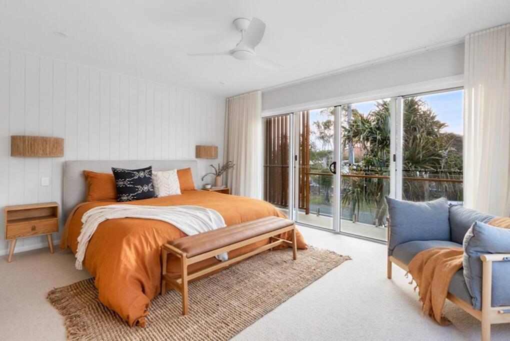 Cabablanca - New Coastal Home, Cabarita Beach