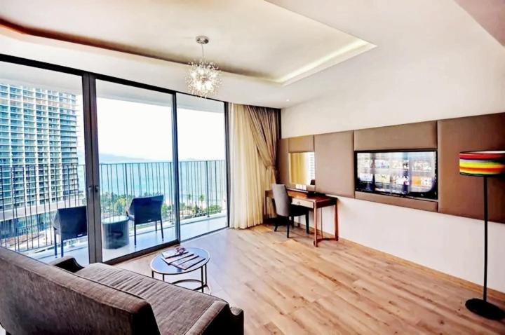 Man Beach Panorama Residences