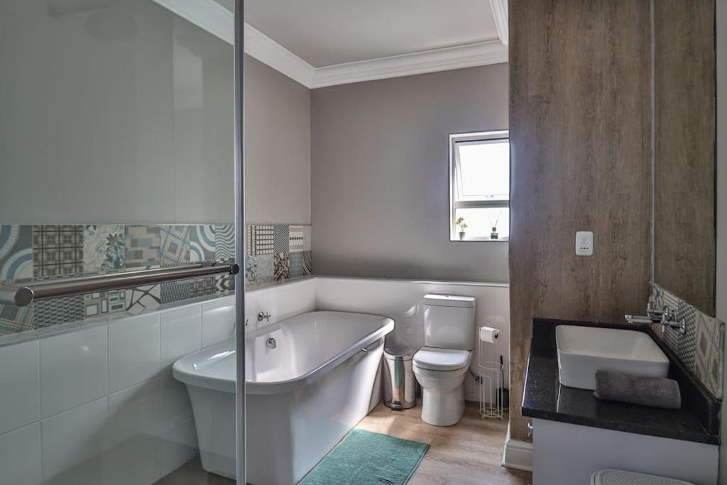 Stylish Diaz sea view apartment view 5