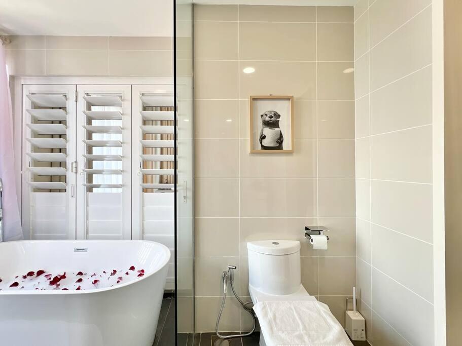 3BR Mosaic Midvalley Southkey w Bathtub