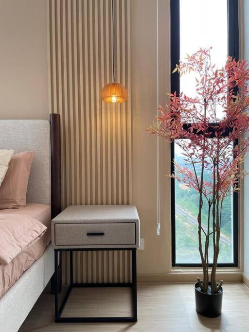 3BR Mosaic Midvalley Southkey w Bathtub