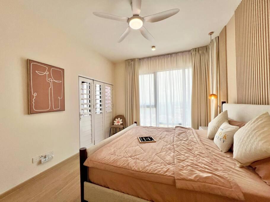 3BR Mosaic Midvalley Southkey w Bathtub
