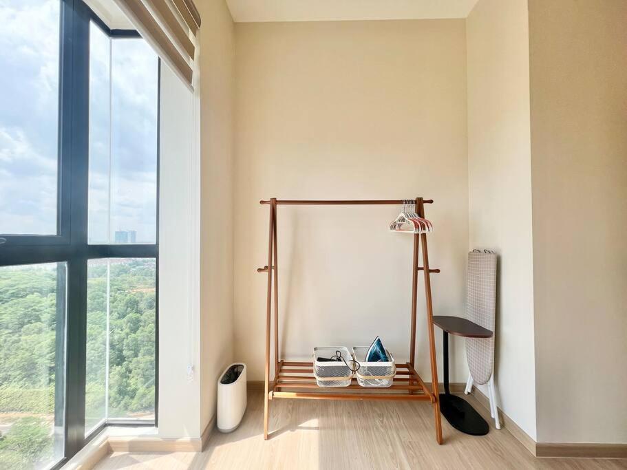 3BR Mosaic Midvalley Southkey w Bathtub
