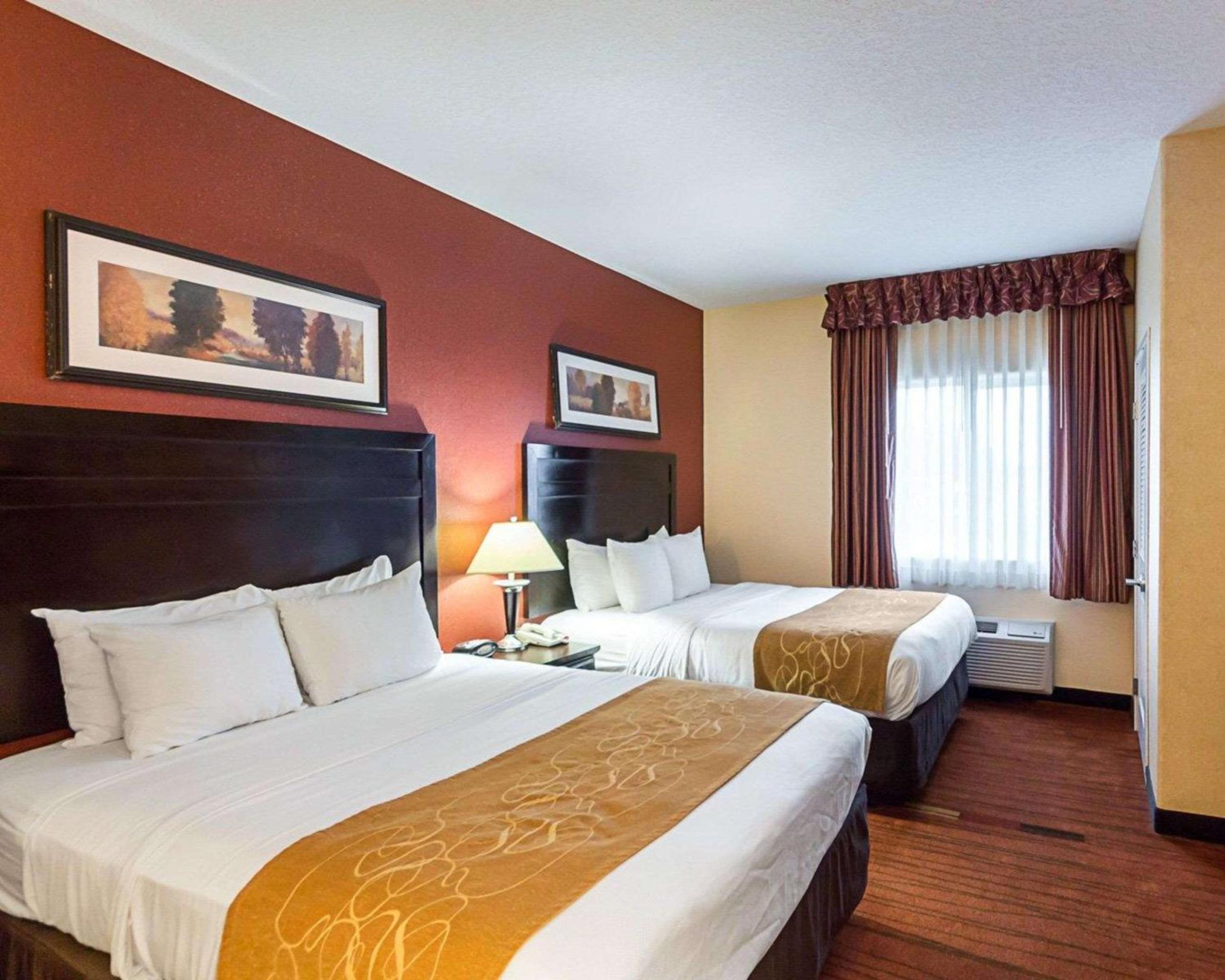 Comfort Suites Airport view 3