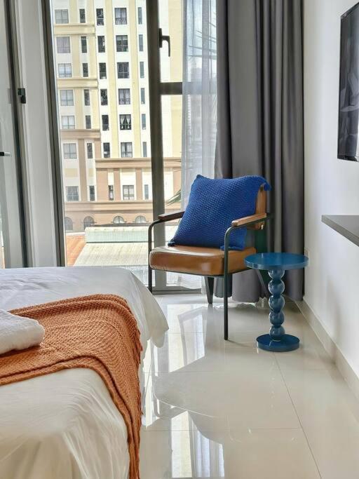 1km to center - Free gym - Pool view Studio