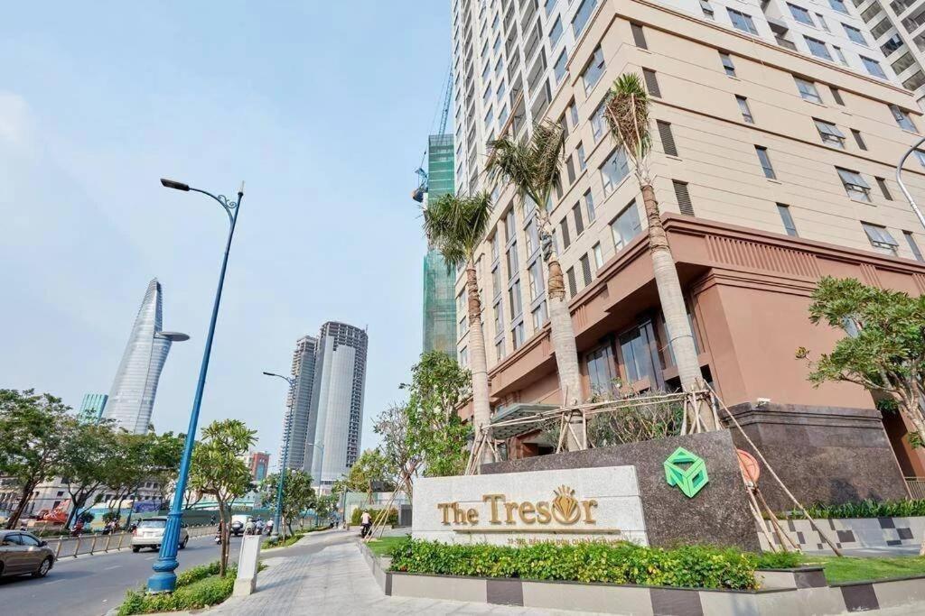 1km to center - Free gym - Pool view Studio