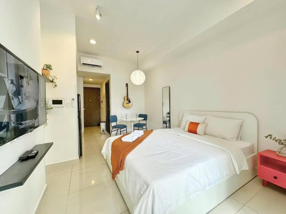 1km to center - Free gym - Pool view Studio