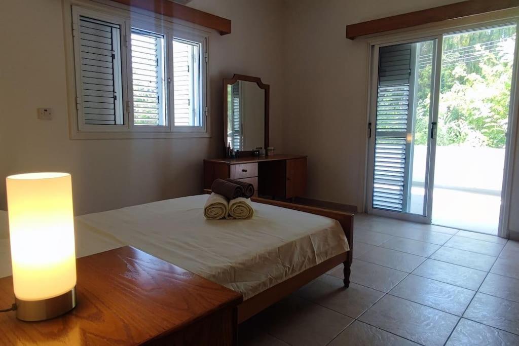 Bungalow House Kiti, seaside