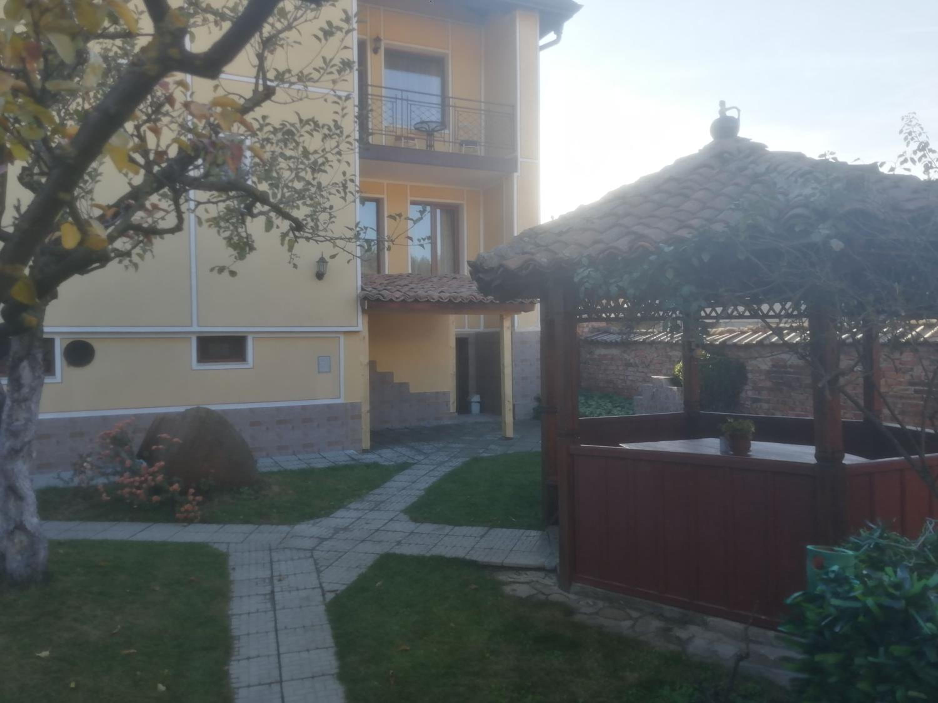 Guest House Tsenovi