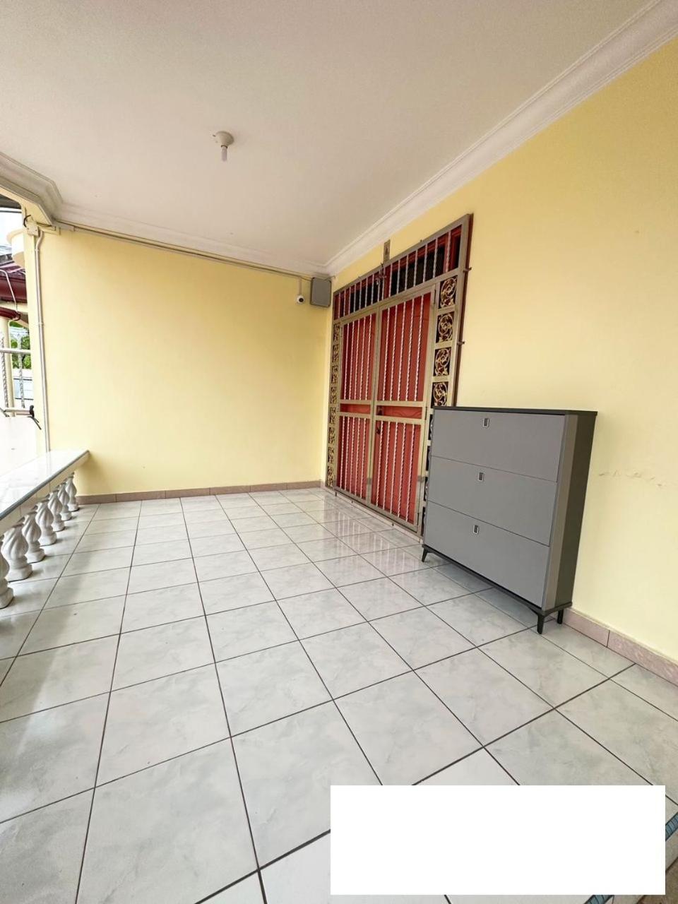 Ling's Homestay Miri view 3