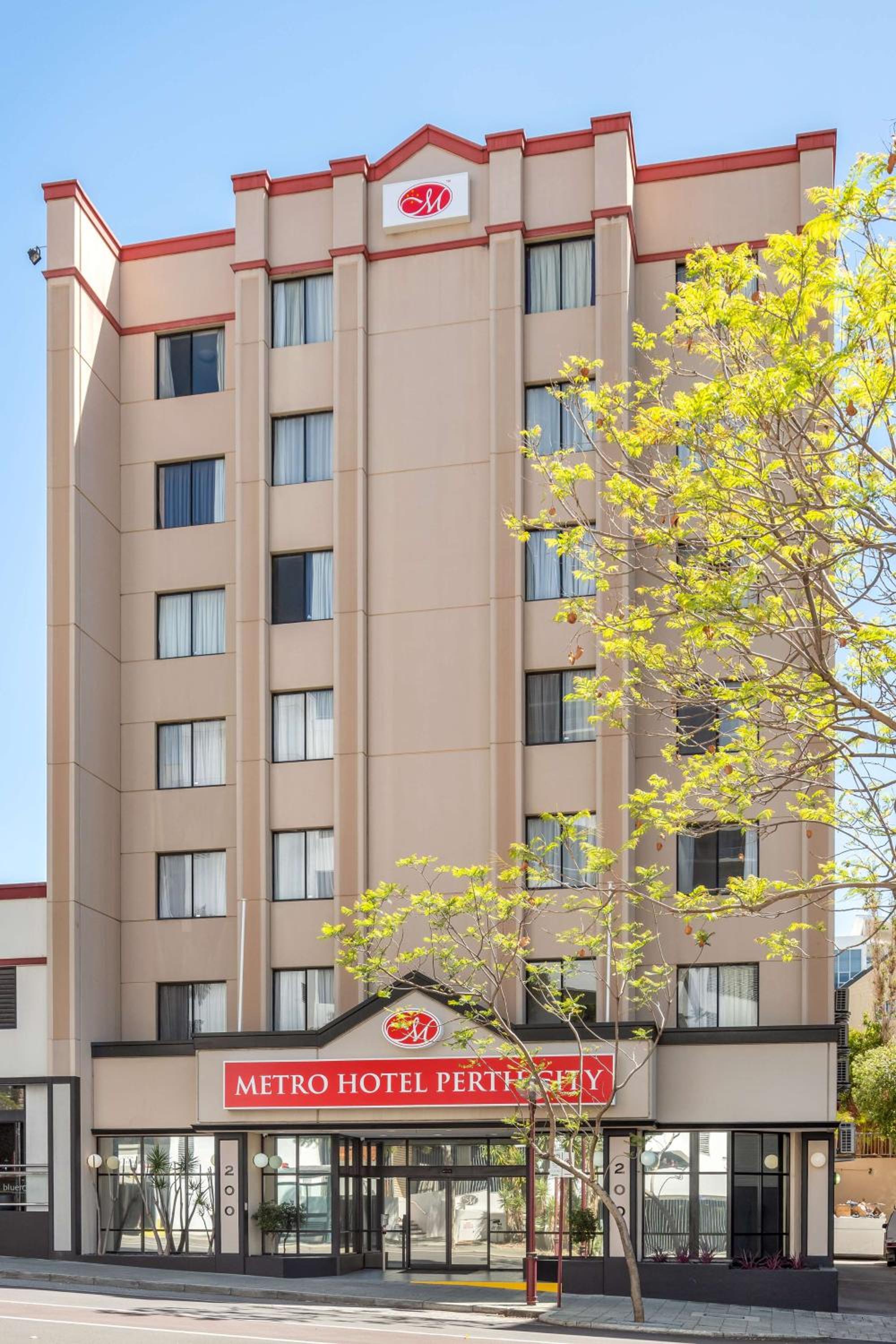 Metro Hotel Perth City view 2
