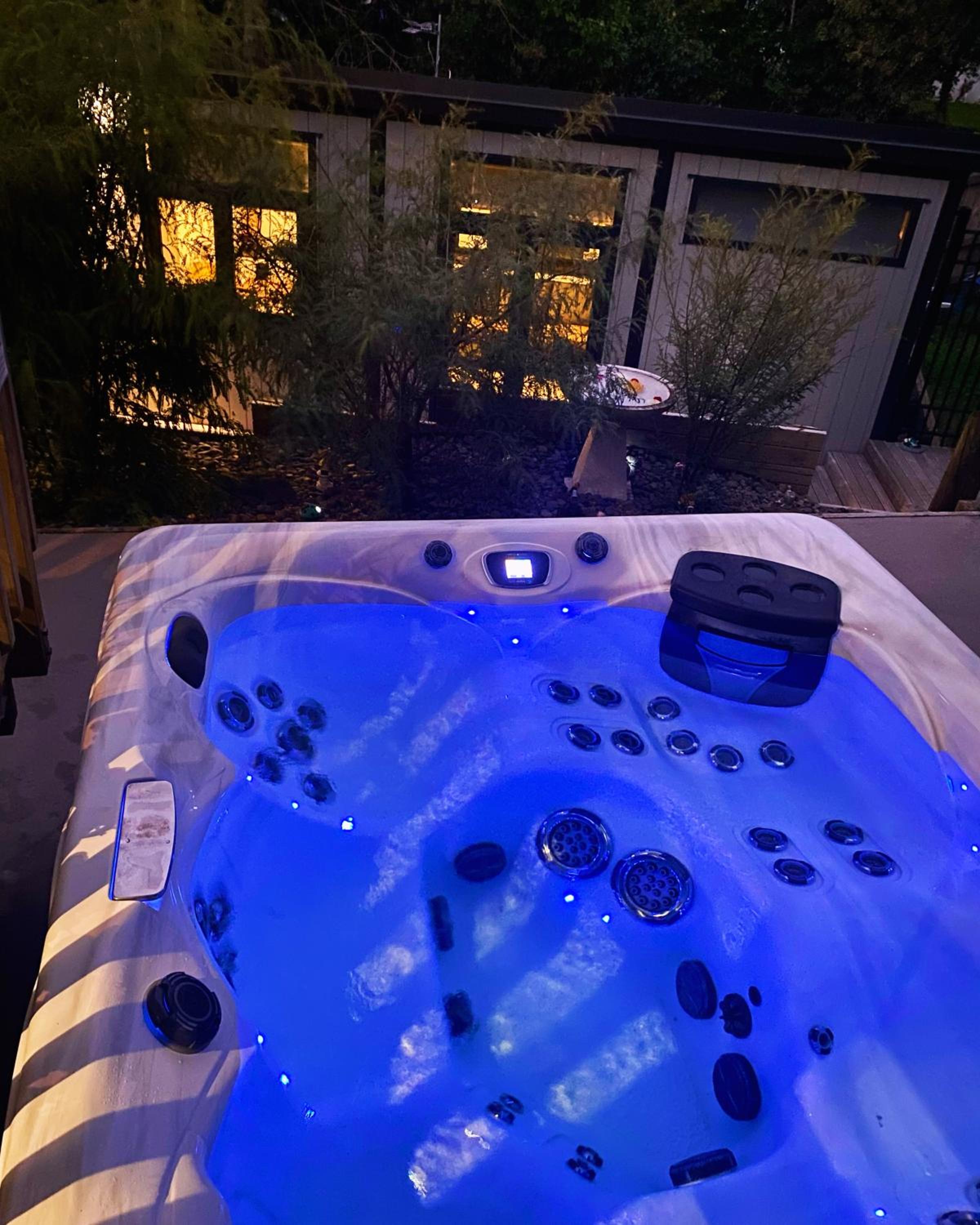 Boutique Tiny Home Rotorua with Private Hot Tub view 2