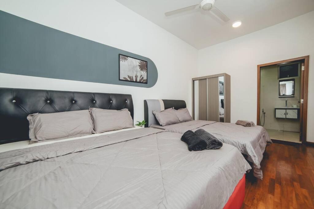 Grandview Scenic Charm 3BR8pax midvalley Pooltable by Our Stay