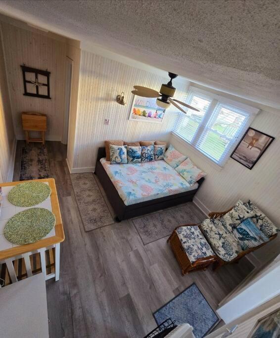 All Season Holiday Seashore Getaway! view 3