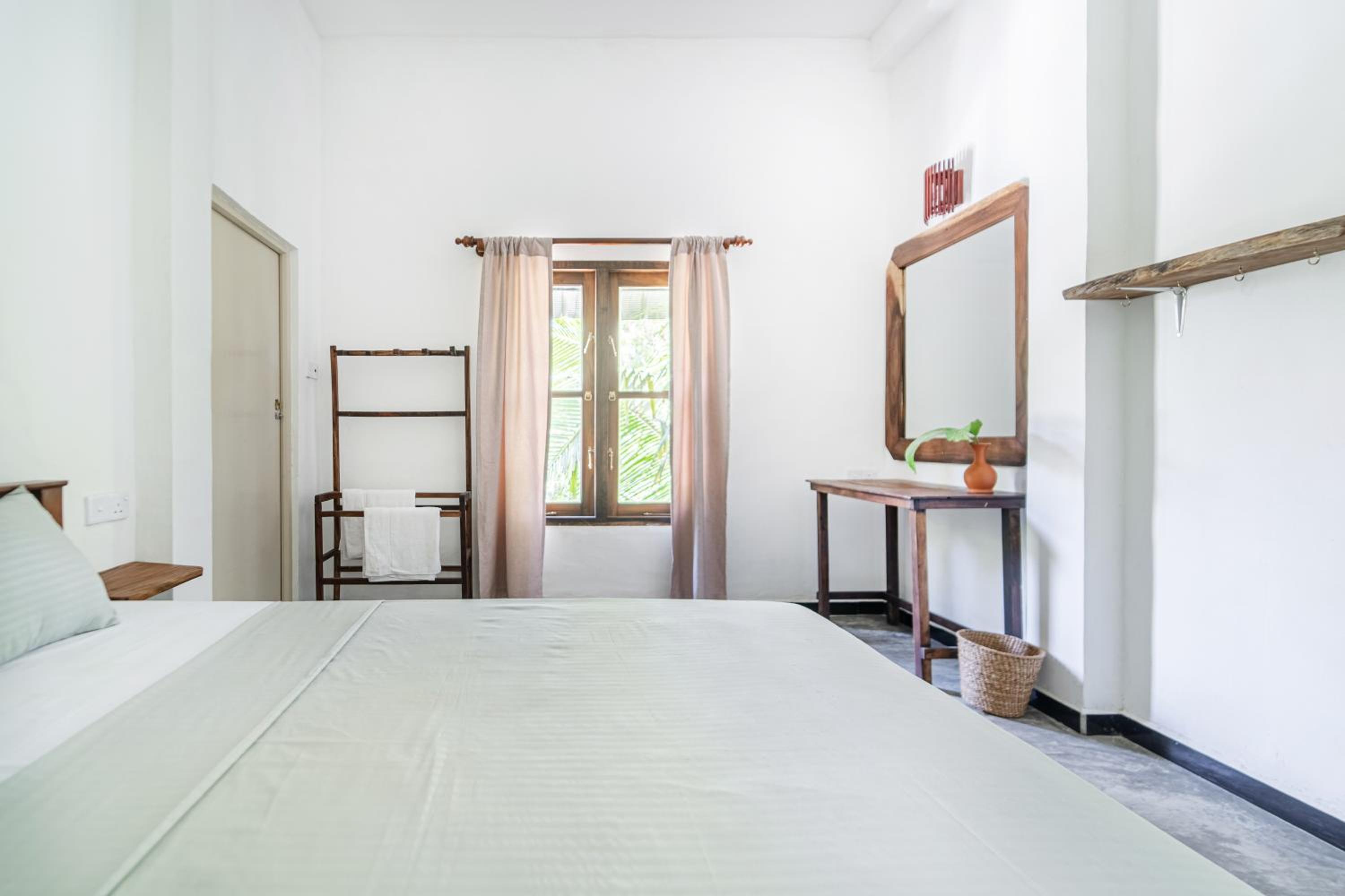 Drifter - Rooms & Food view 4