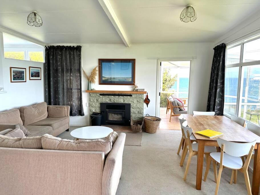Kakanui Oceanside Retreat view 3