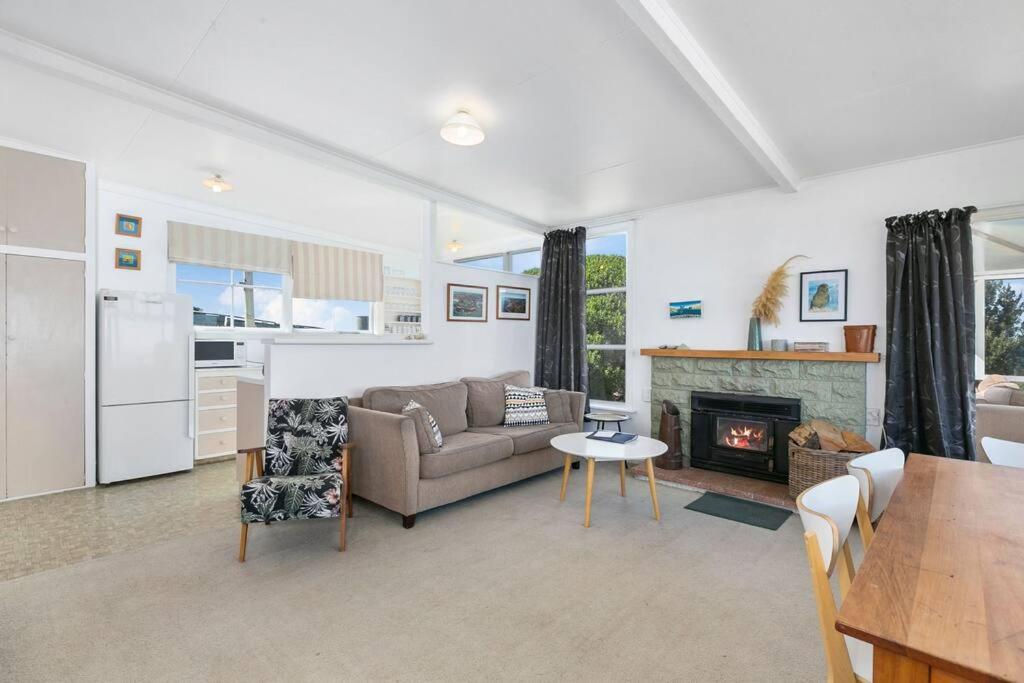 Kakanui Oceanside Retreat view 4