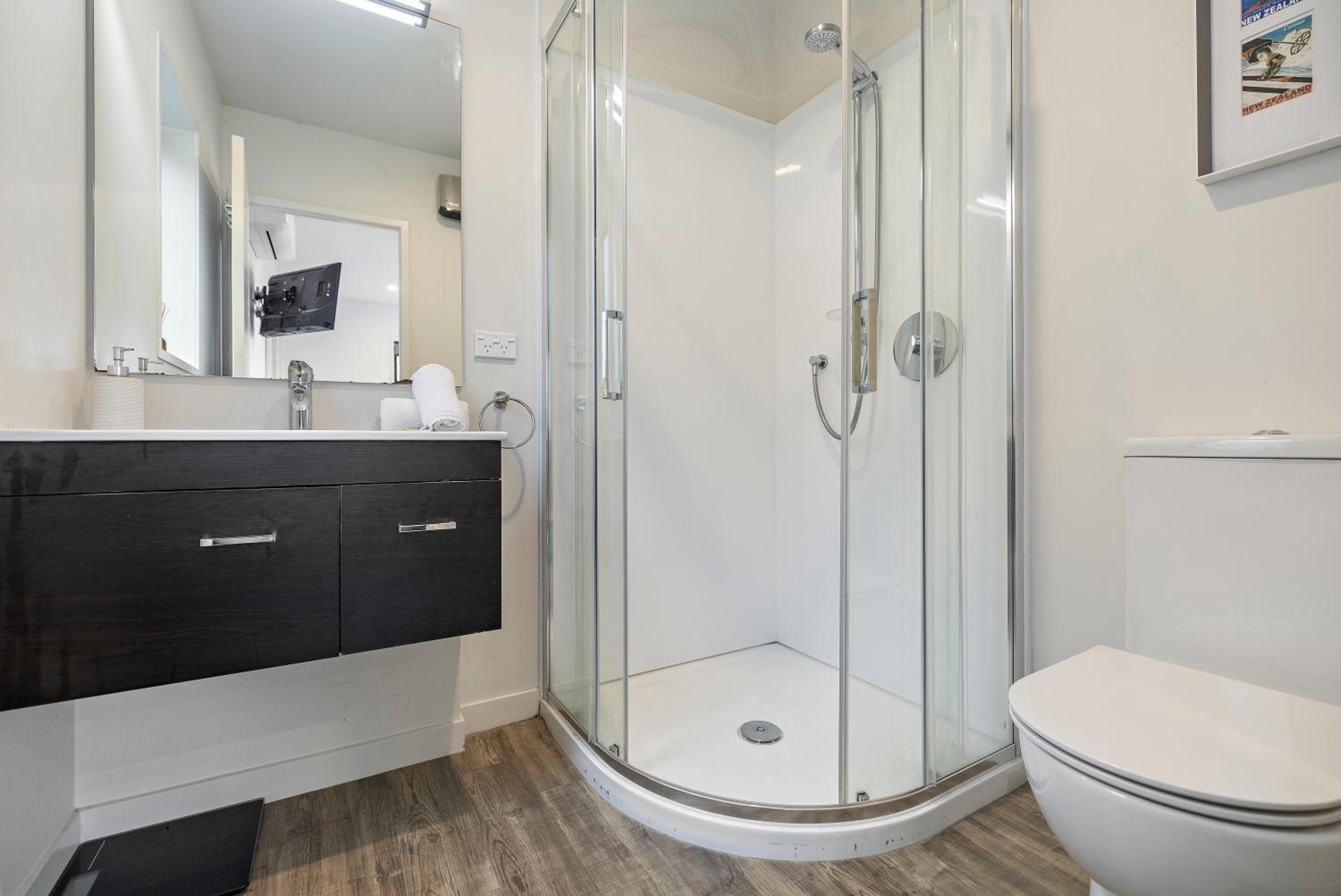 Frankton Breeze 1 | Close to Queenstown CBD view 5