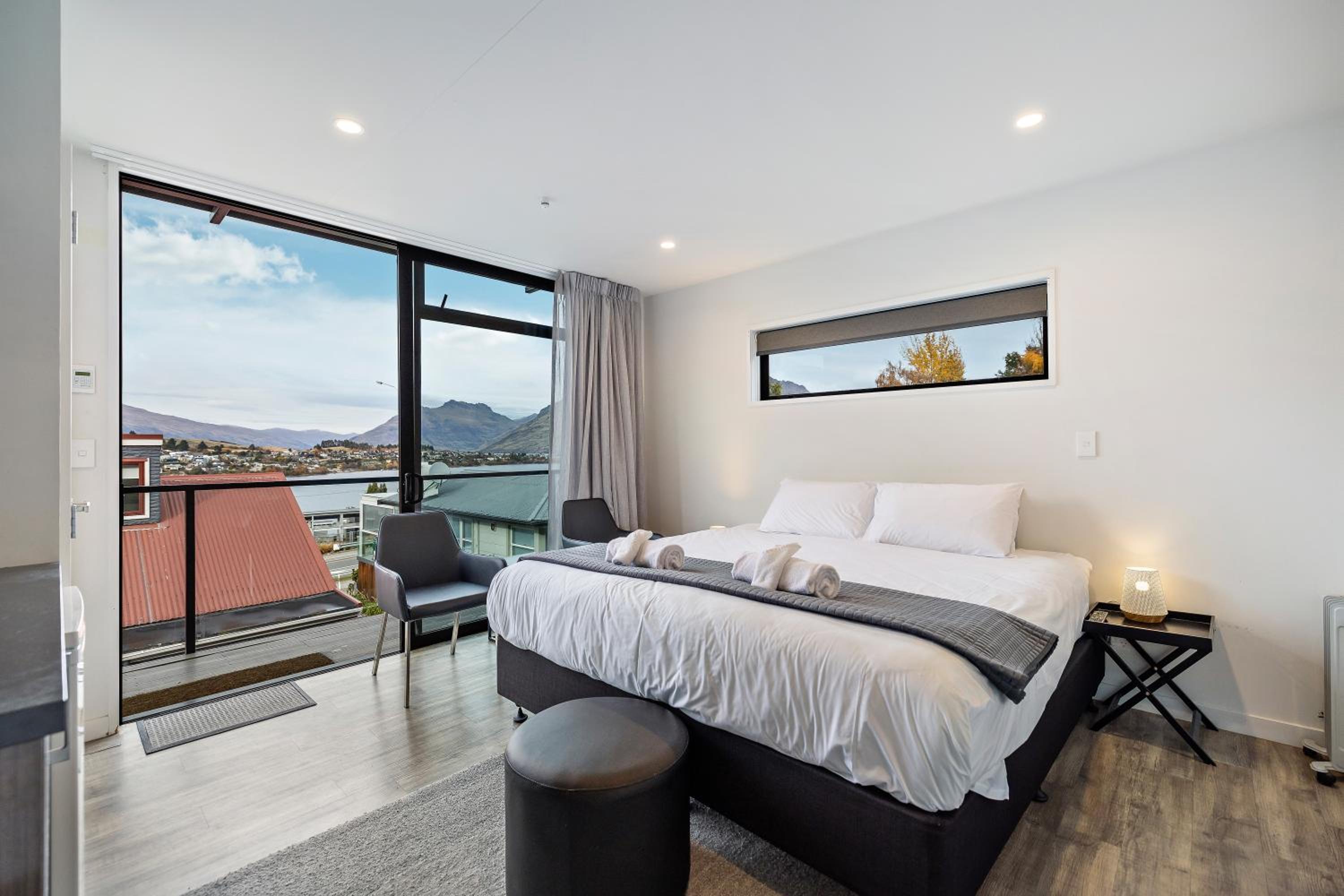 Frankton Breeze 1 | Close to Queenstown CBD view 4