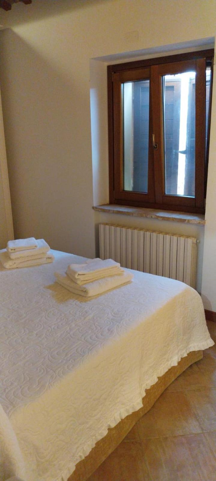 IMMERSA NEL VERDE en Osimo