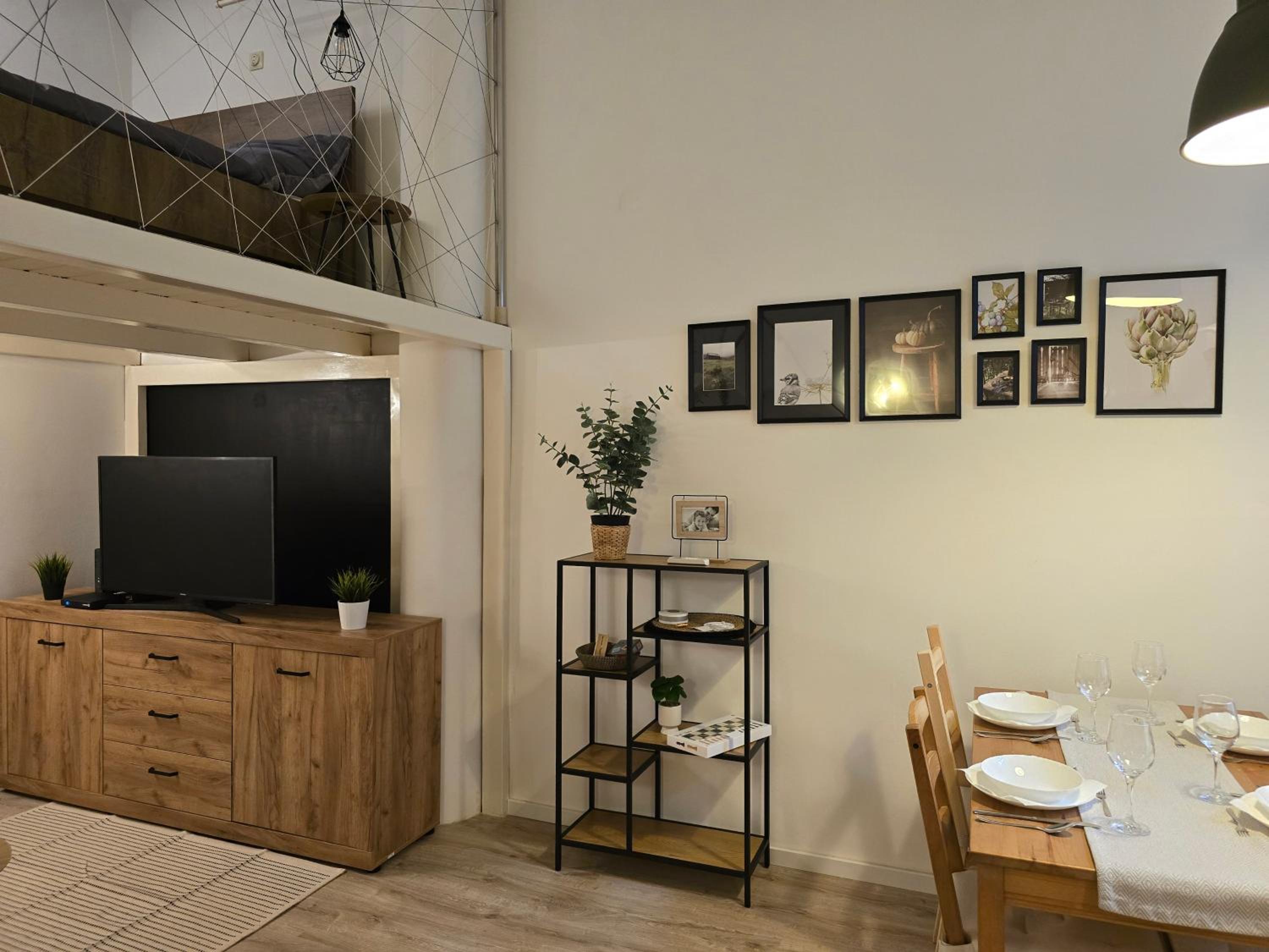 Lónyay Riverside Apt AC Comfort by the Danube view 3