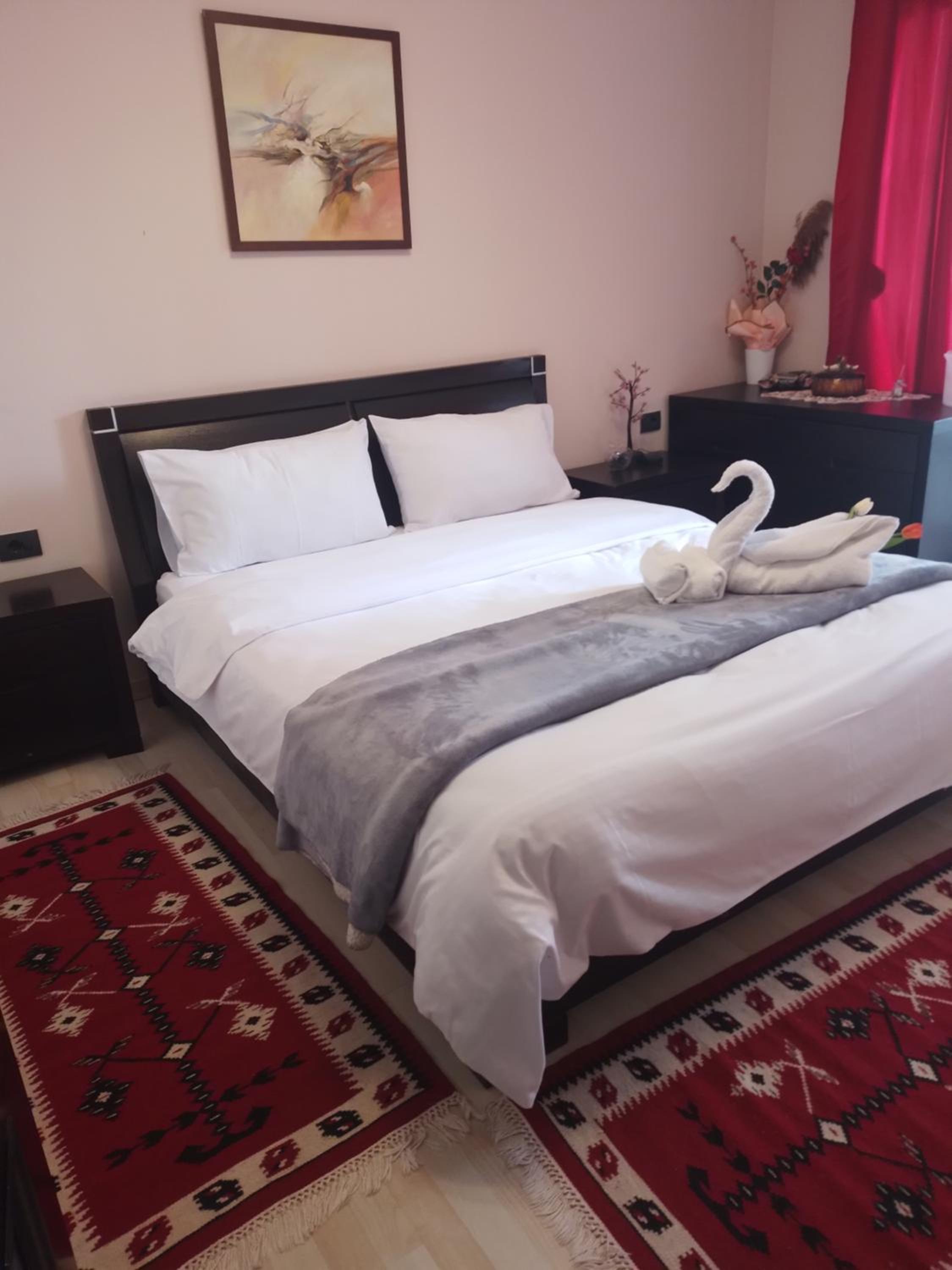 Bora Home Albania me vetshërbim 24 orë pranë Liqenit photo 3