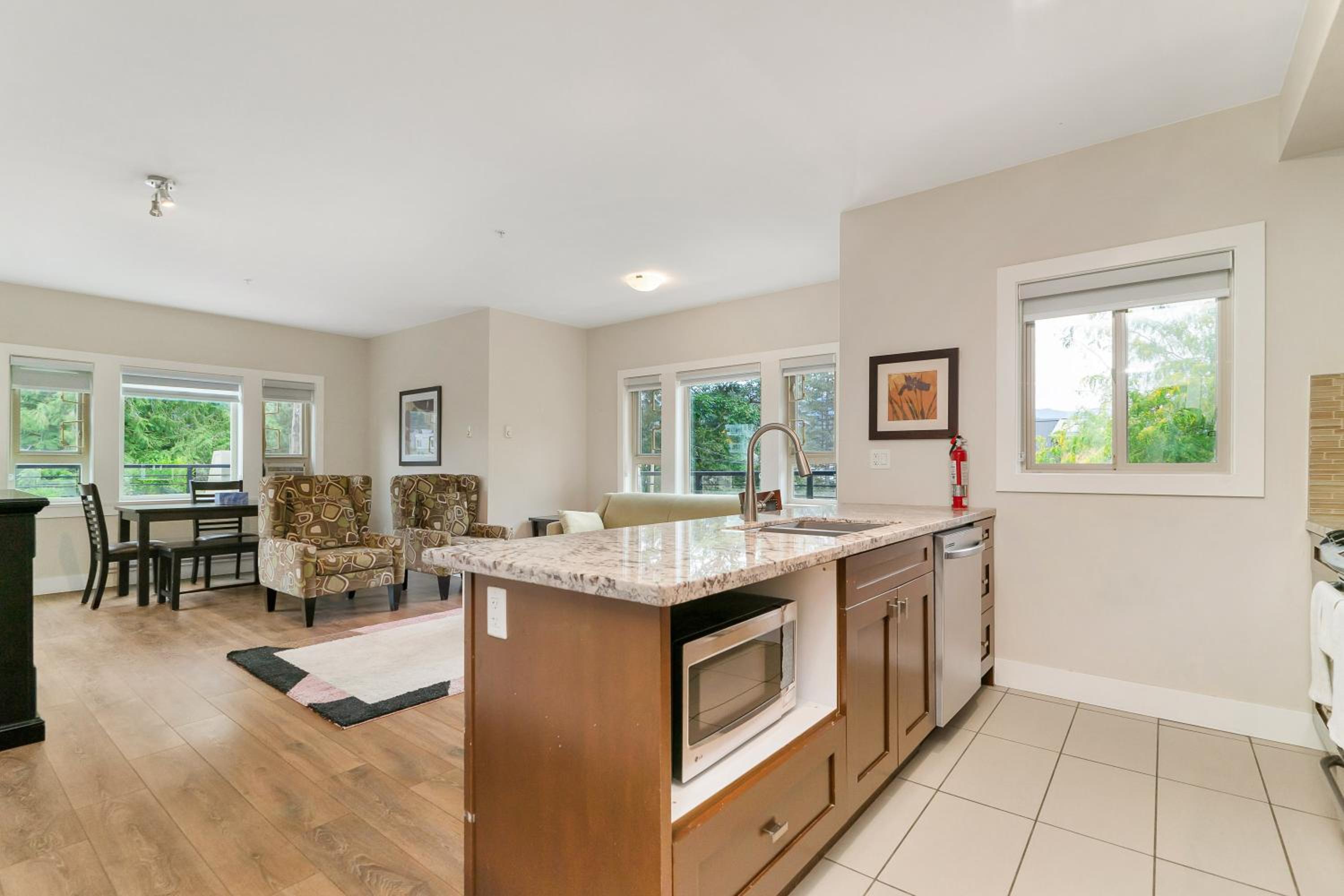 Opulent Oasis Exquisite 2Bedroom Retreat - Image 2