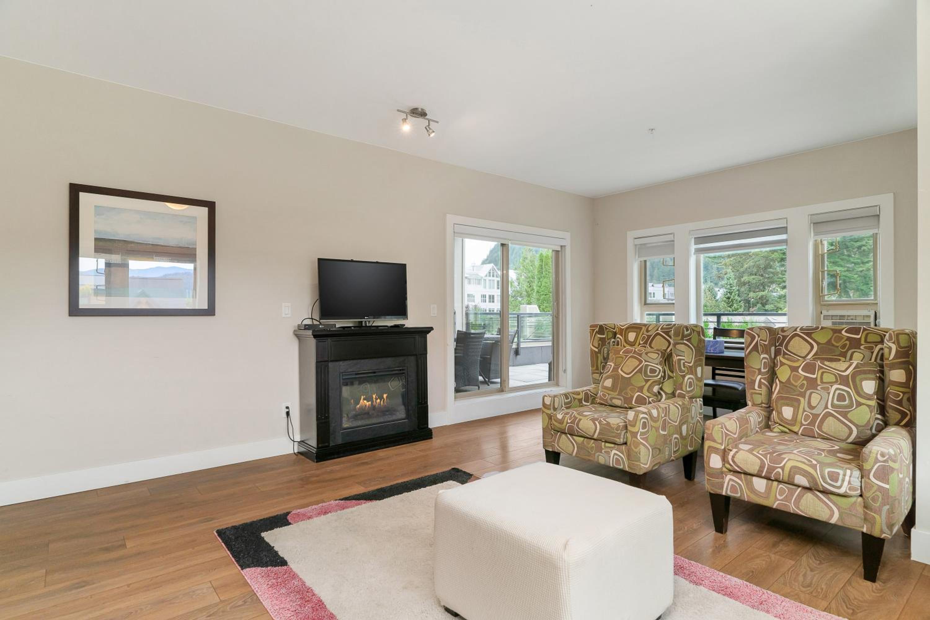 Opulent Oasis Exquisite 2Bedroom Retreat - Image 4