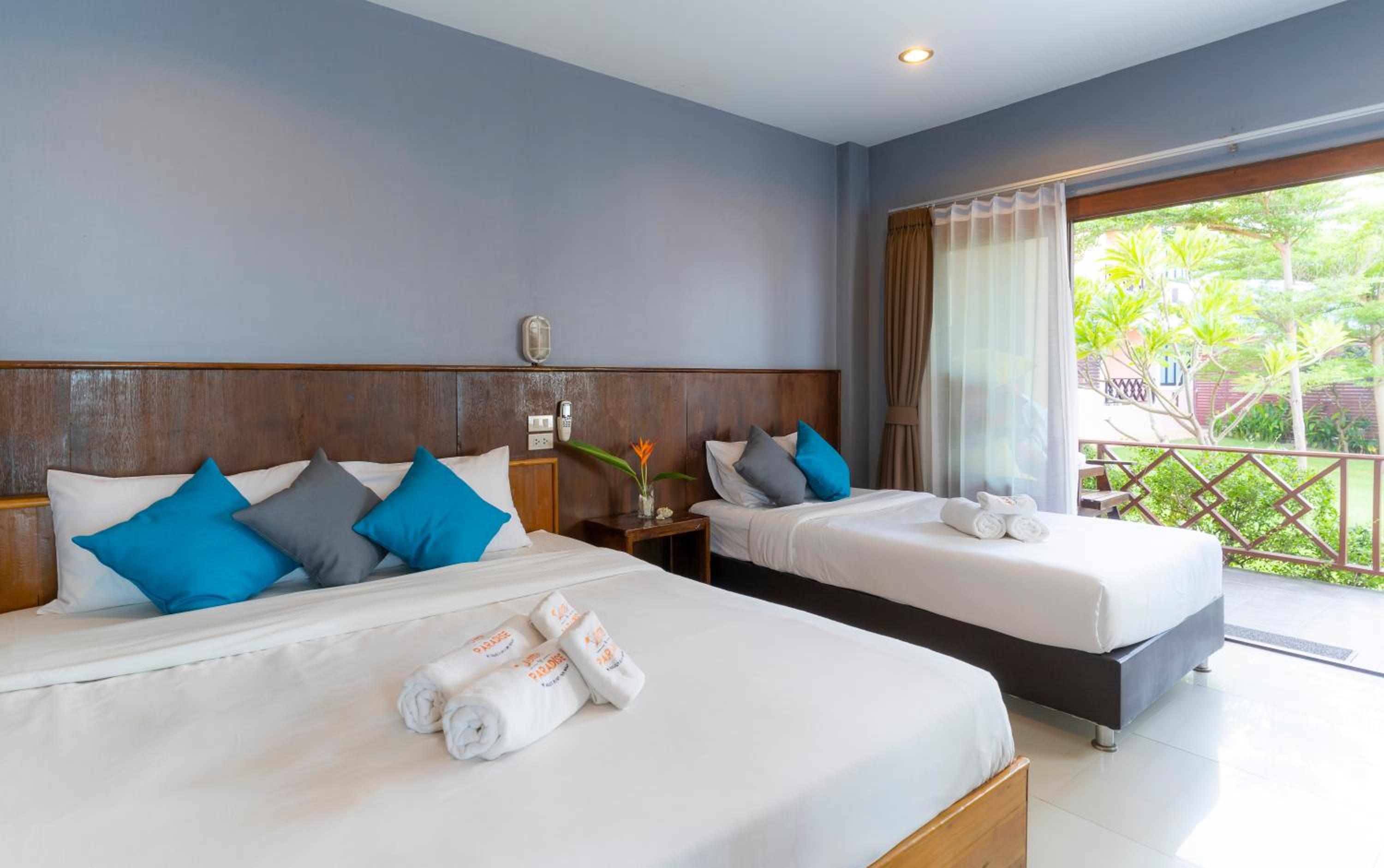 Street Zone Home stay by Little Paradise view 5