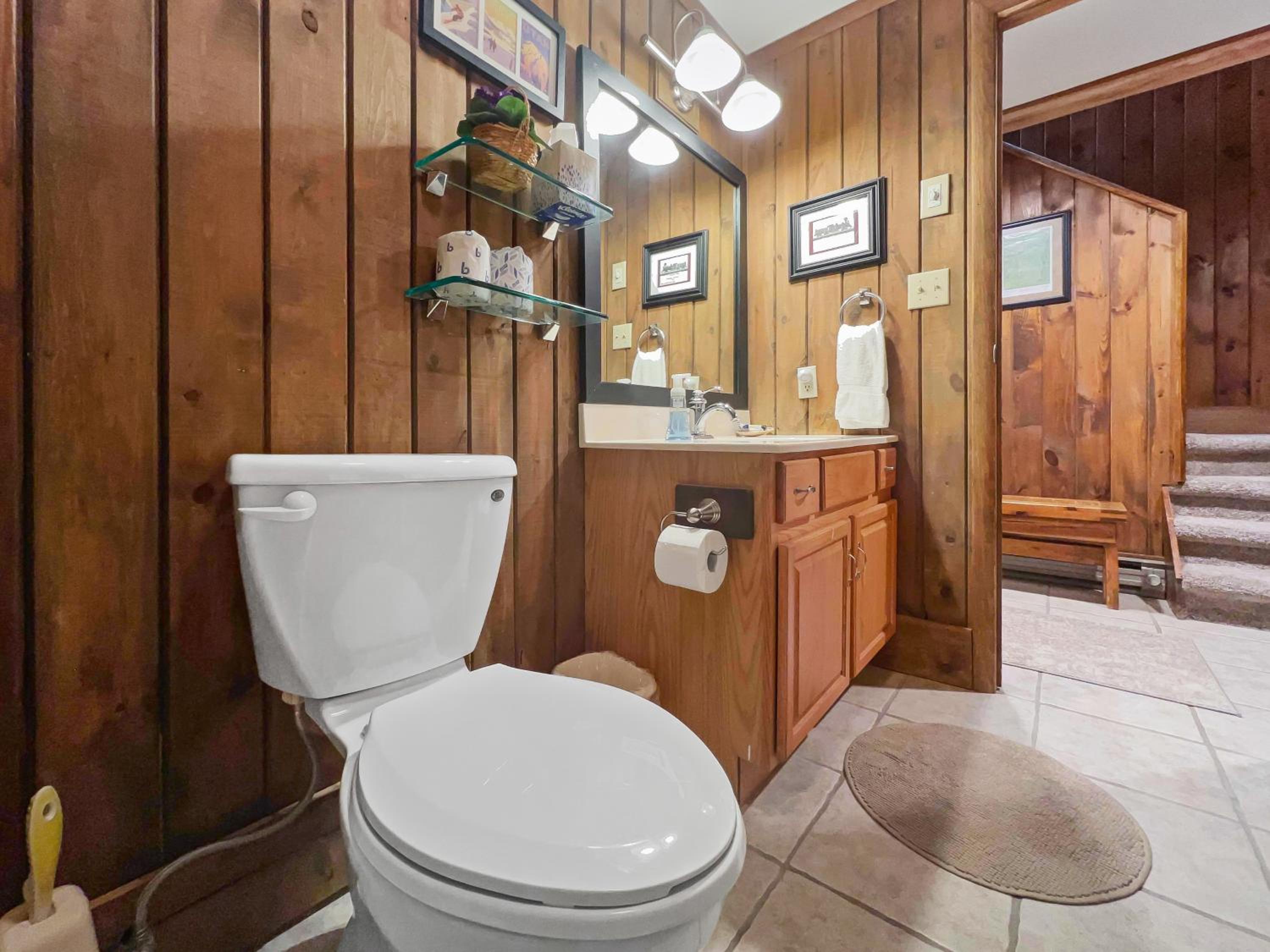 Wabasso 8 Cozy Snowshoe Retreat Covered EZ Parking WiFi Deck view 3