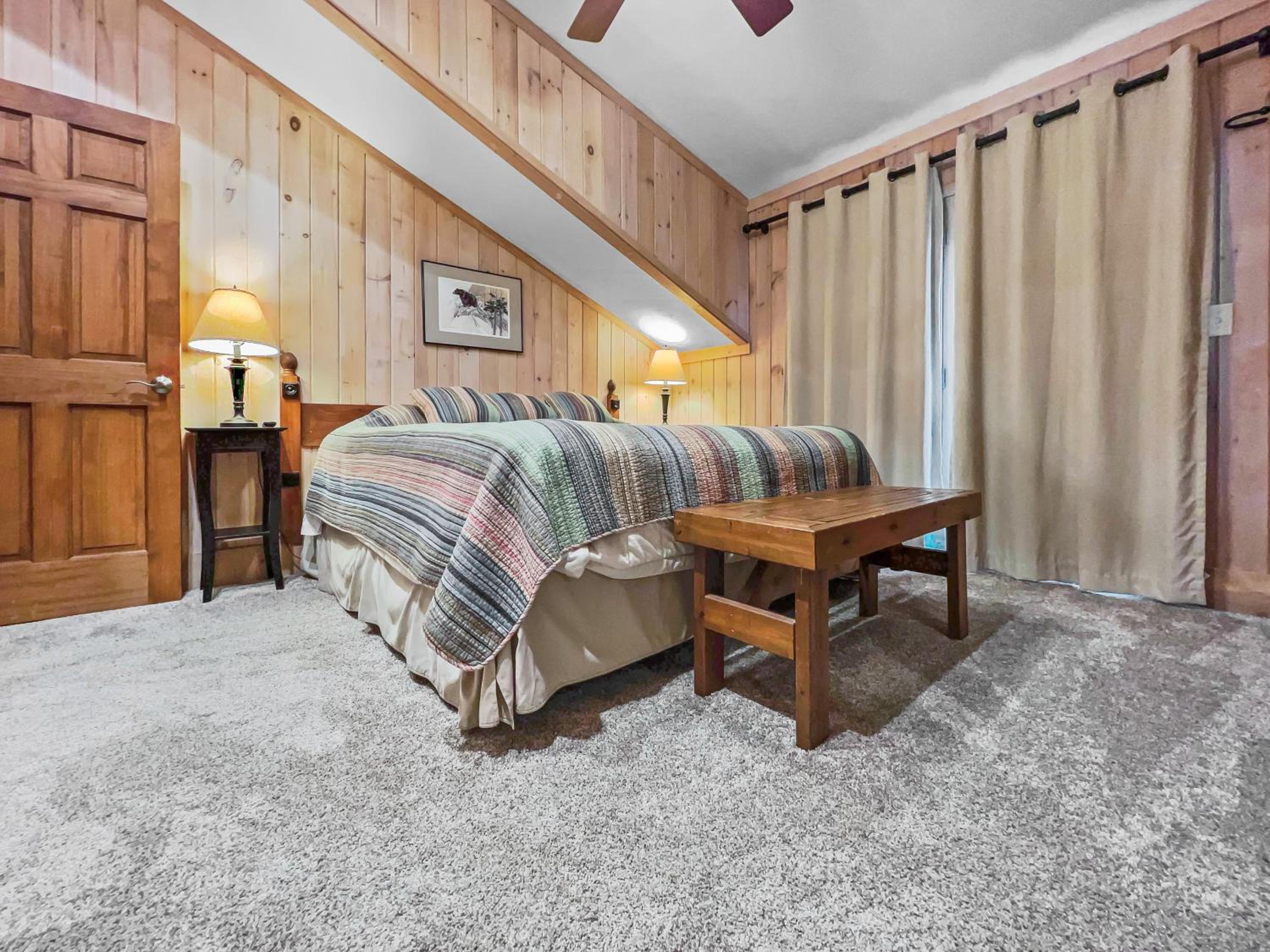 Wabasso 8 Cozy Snowshoe Retreat Covered EZ Parking WiFi Deck view 2