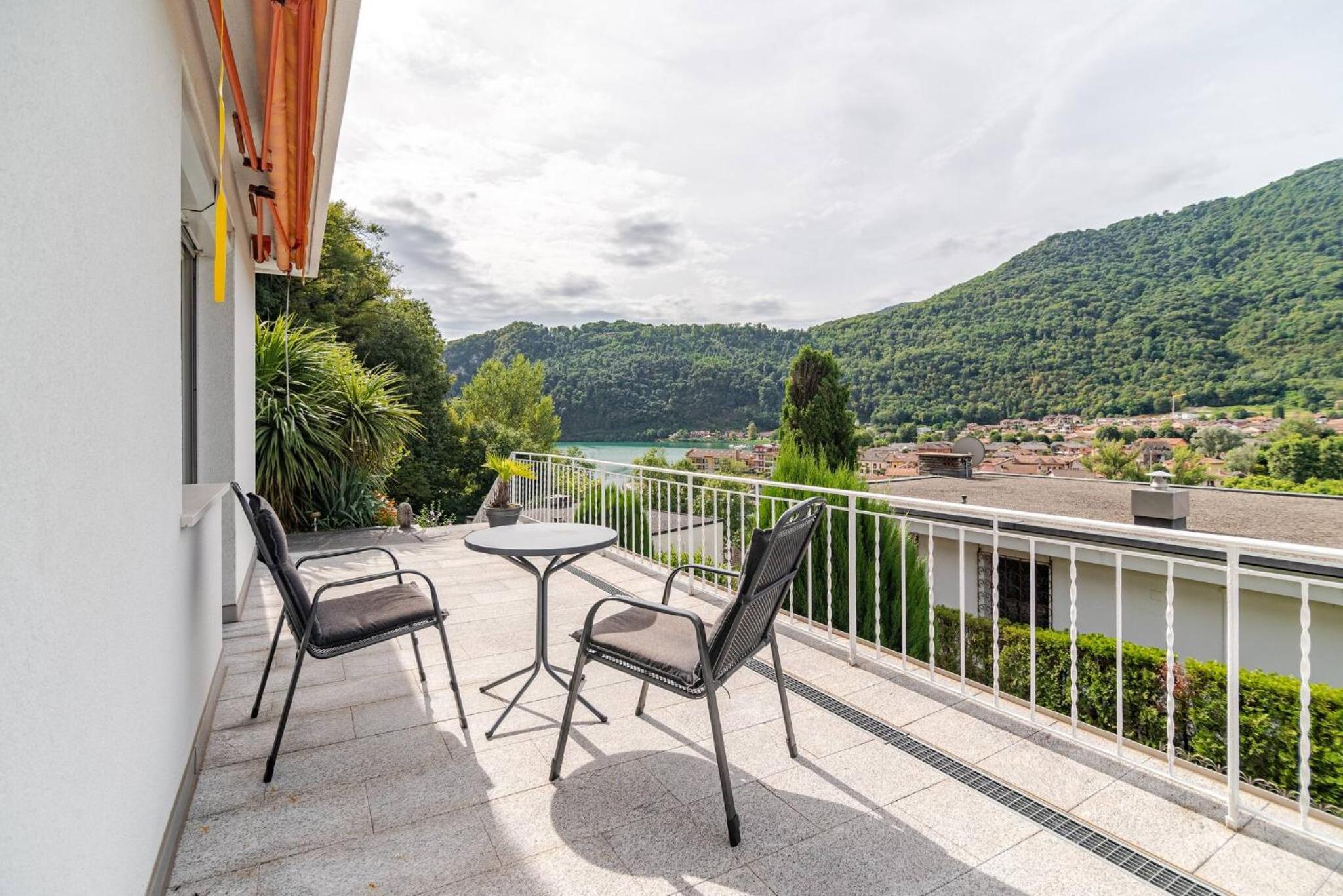 Casa privata con Piscina a 150m dal Lago