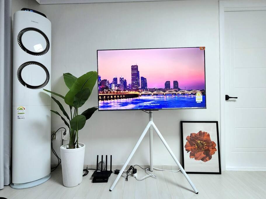 Seoul Vacations - Charm Stay in Seoul, 3R2B, AREX, DigitalMediaCityStation 3minutes, Hongdae - Property Image 2