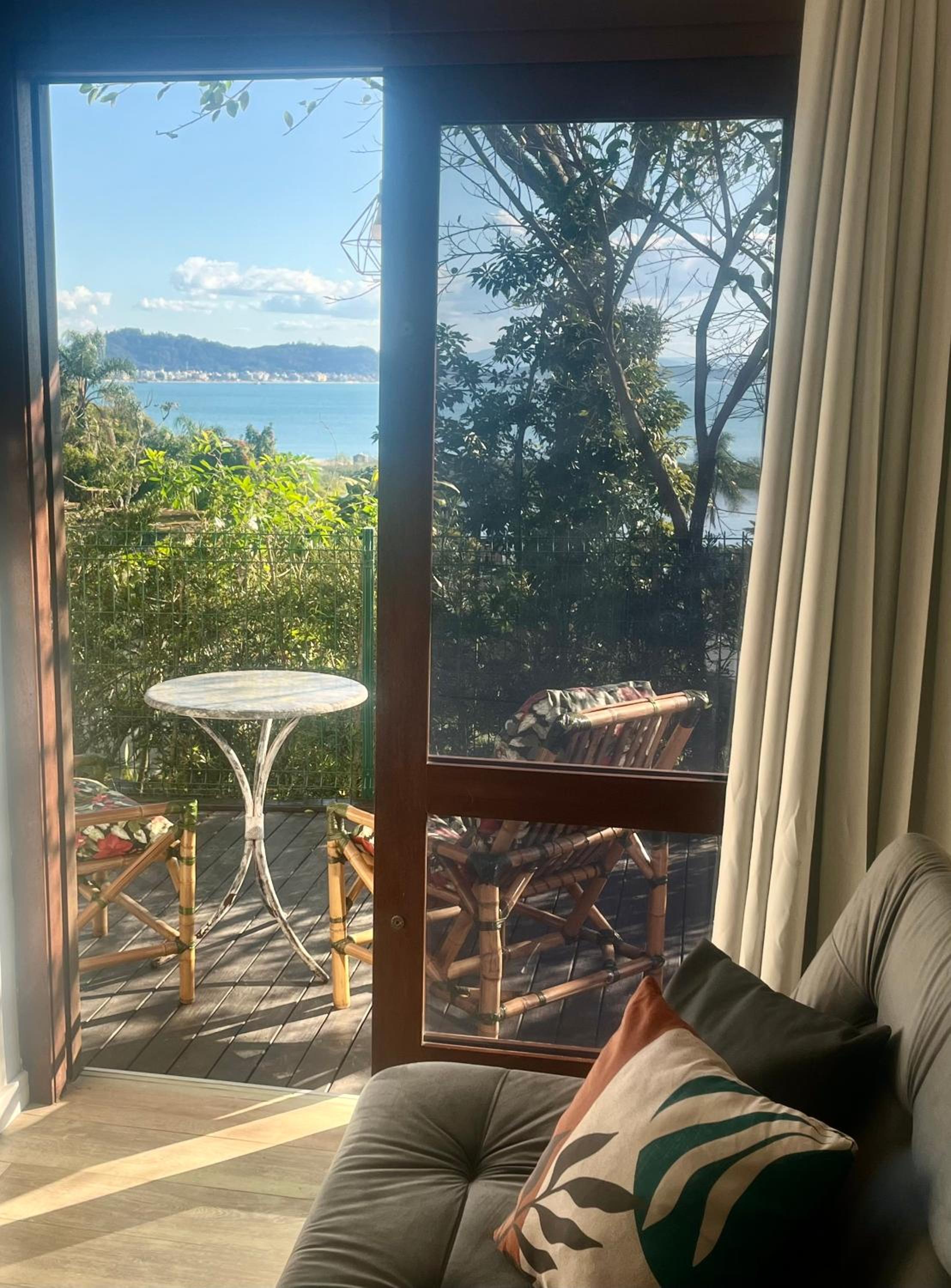 Super apartamento Vista Mar entre Ponta das Canas e Cachoeira