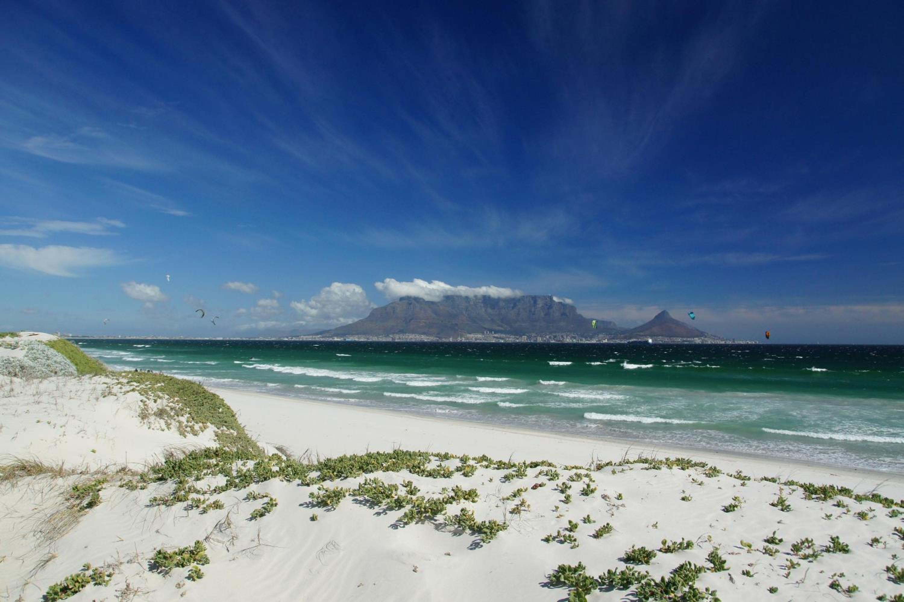 Coastal Beach & Mountain Retreat