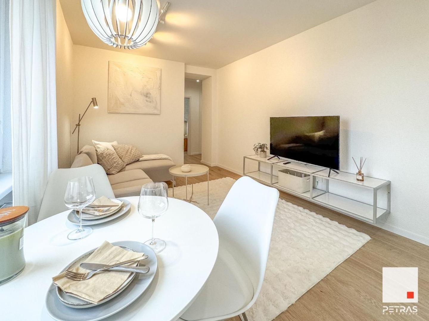 Bright & Cozy Apartment view 2