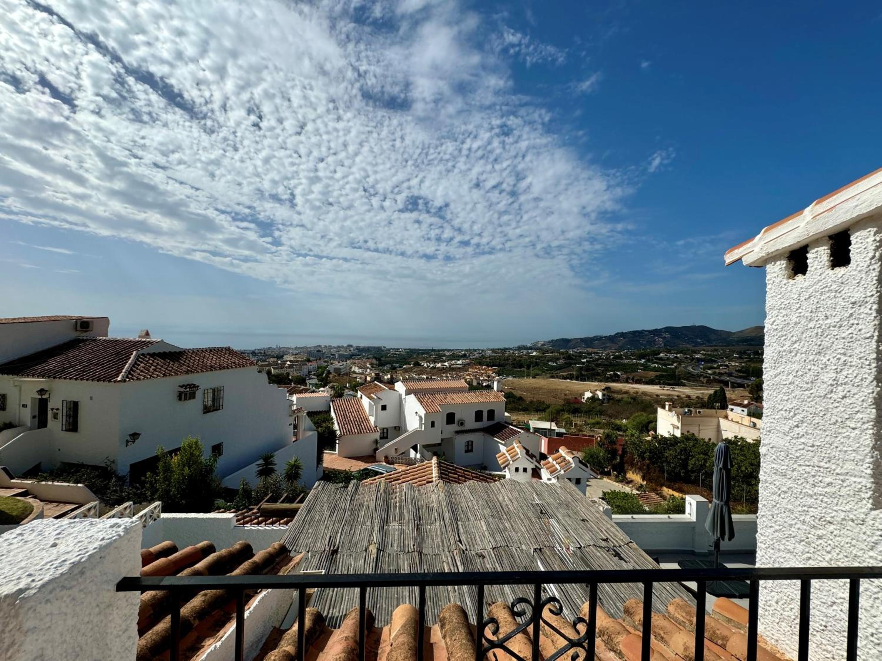 Luxury 2 Bedroom Apartment in San Juan de Capistrano, Nerja view 4
