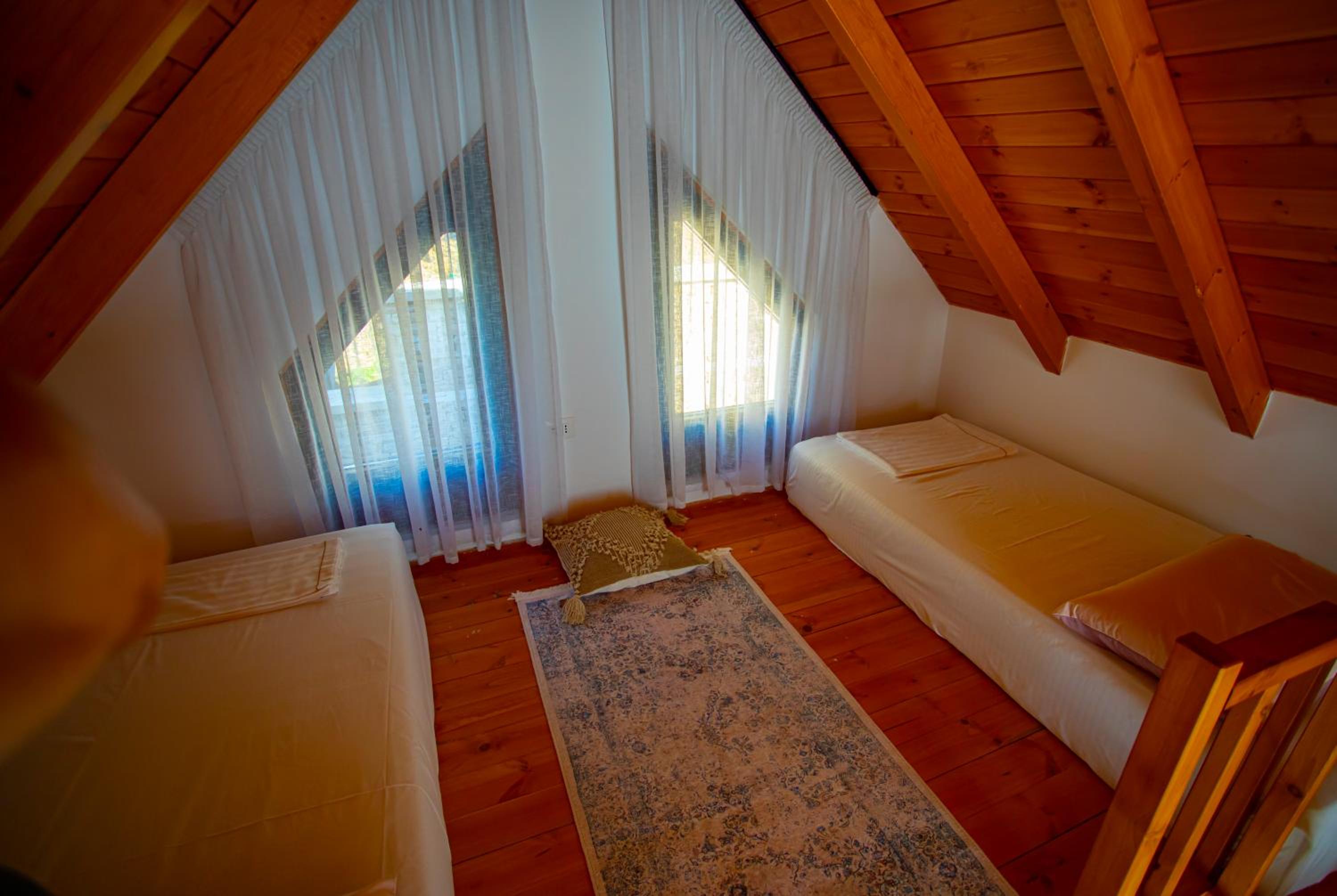 Hotel & Restorant Flamuri