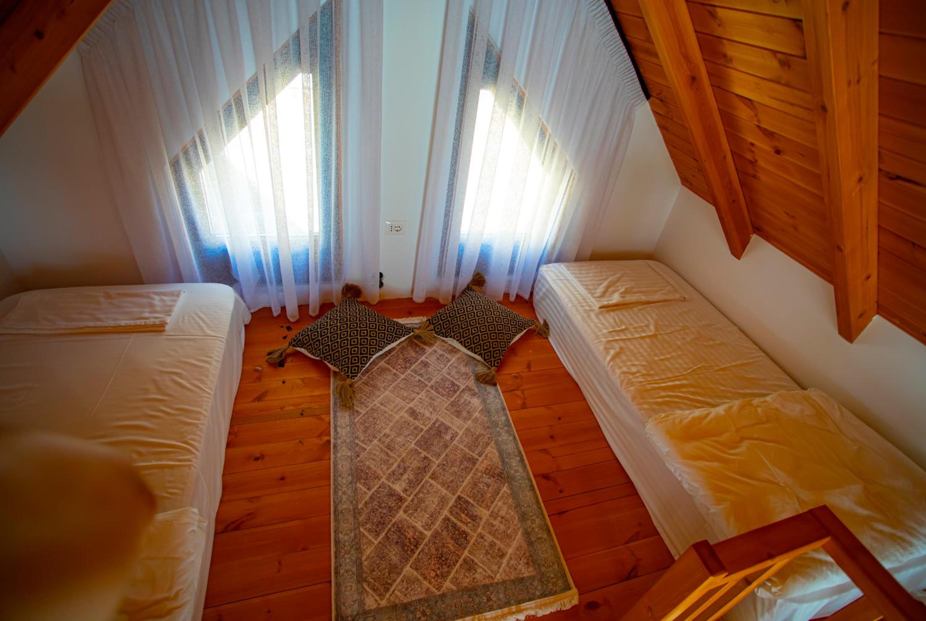 Hotel & Restorant Flamuri