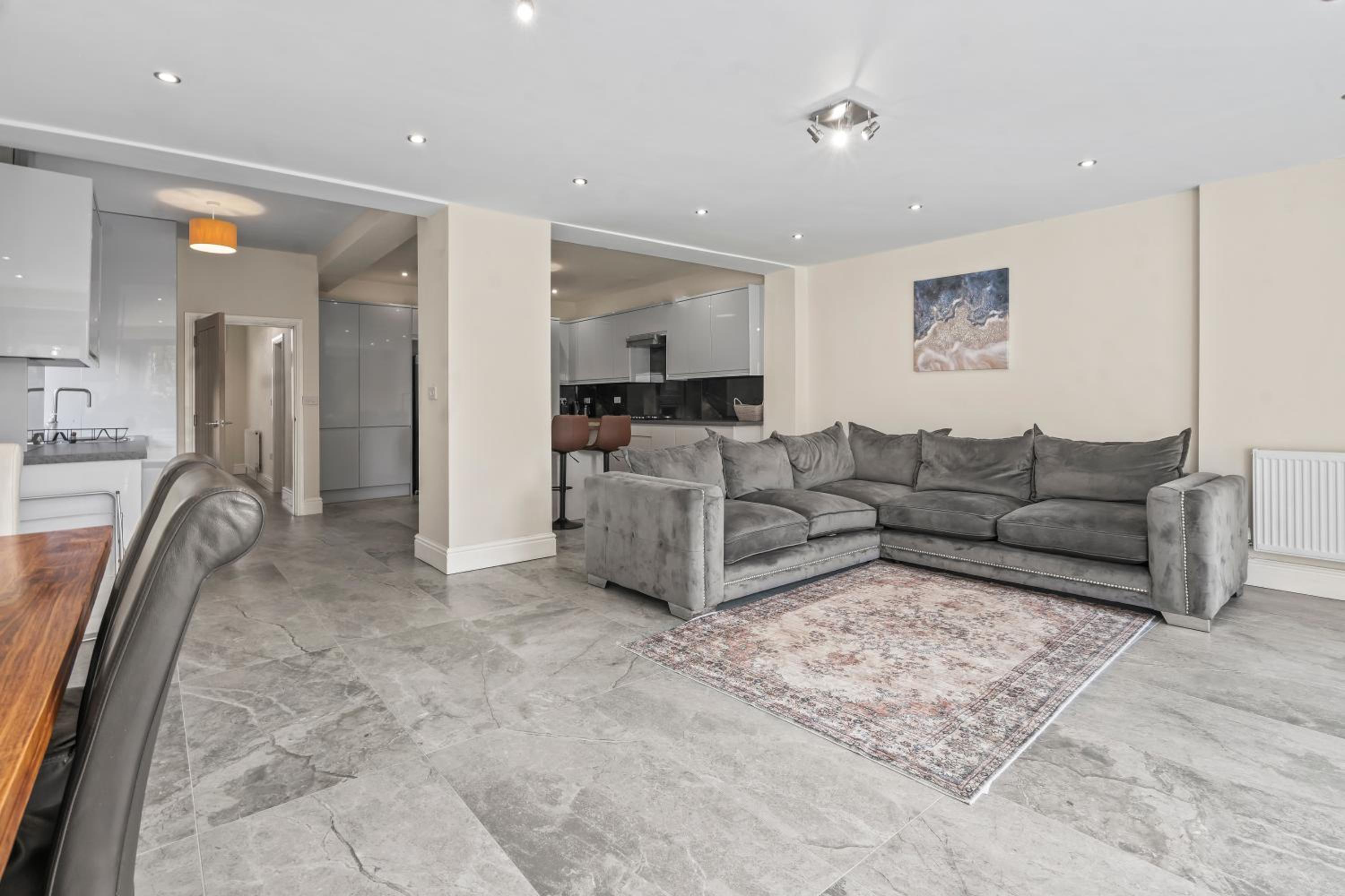 Bolton Vacations - LUXURIOUS HOLIDAY HOME Bolton - Property Image 6