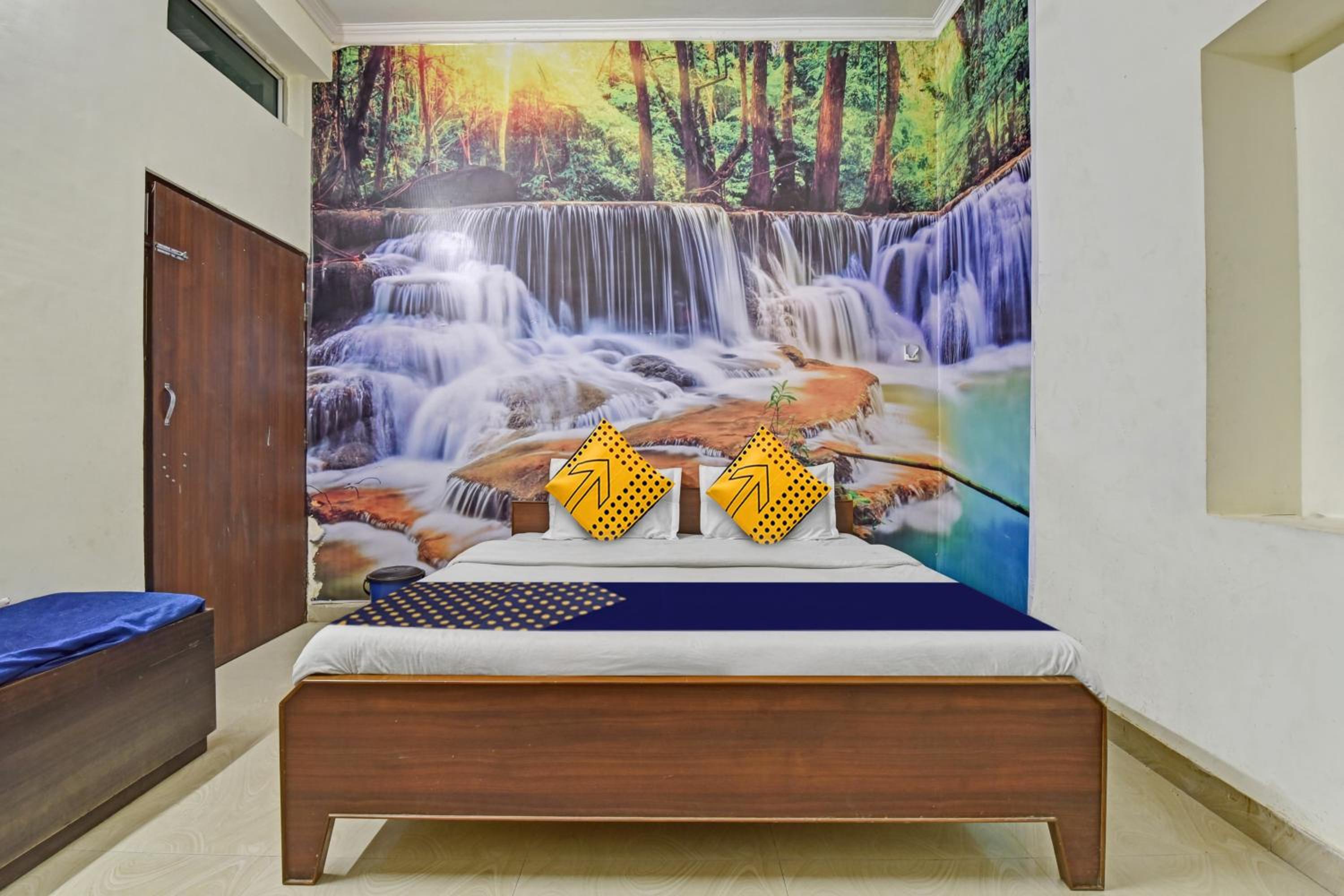 Hotel O Gangaur Midway