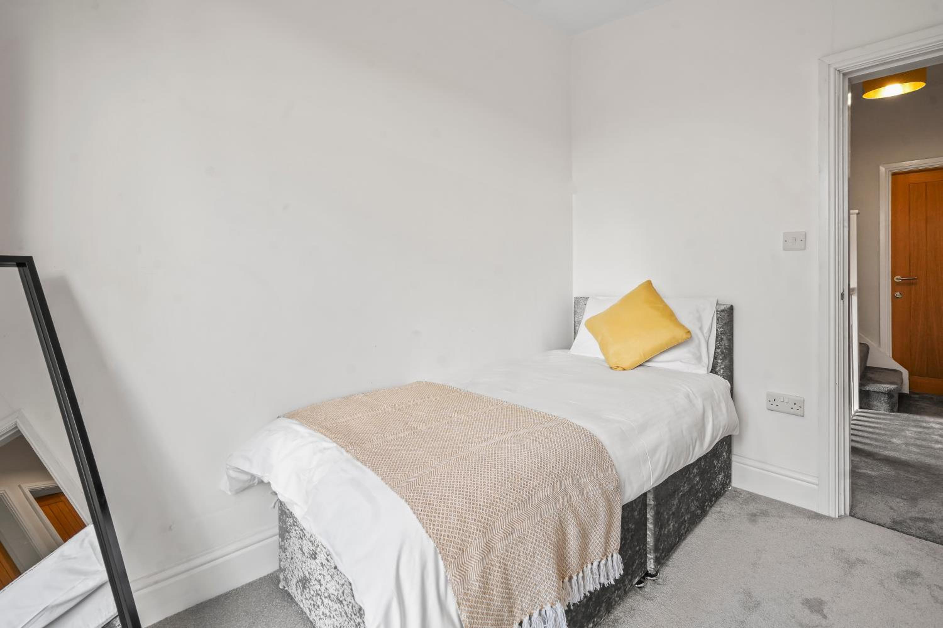 LUXURIOUS HOLIDAY HOME Bolton