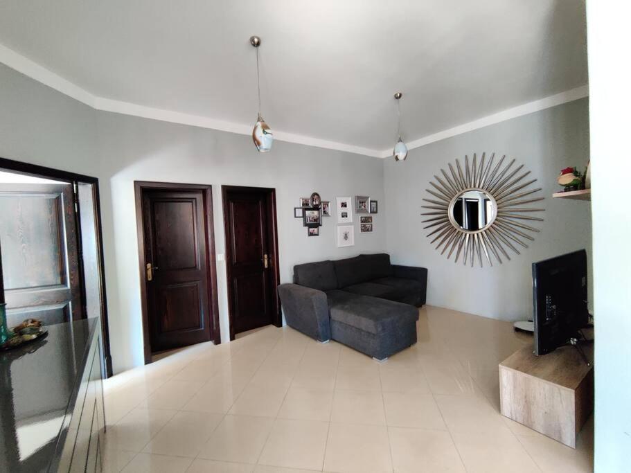 Peaceful & Modern Corner Apartment view 4