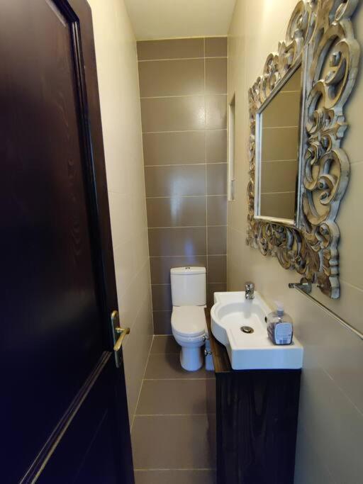 Peaceful & Modern Corner Apartment view 5