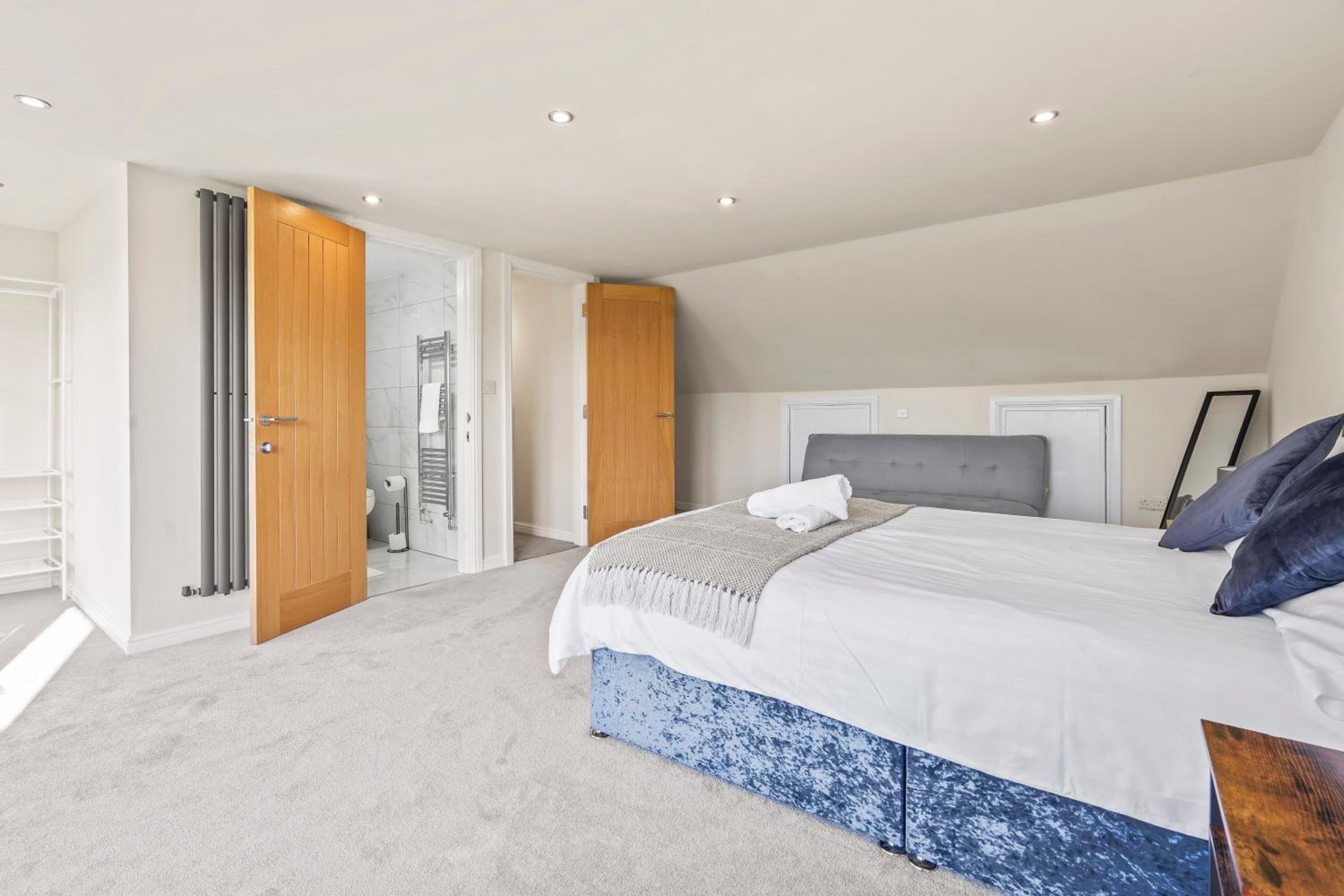 LUXURIOUS HOLIDAY HOME Bolton