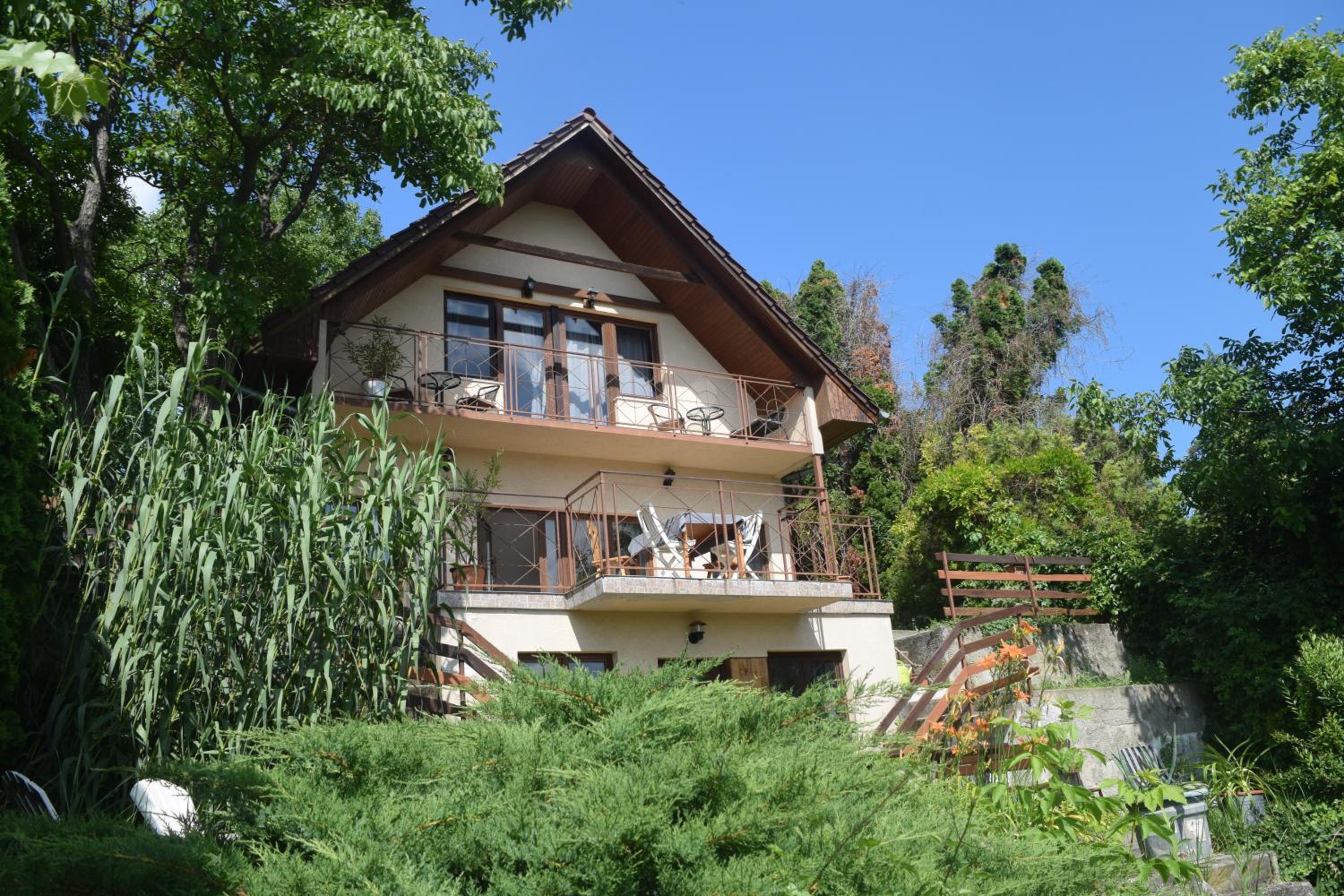 Repülőhal Apartmanház