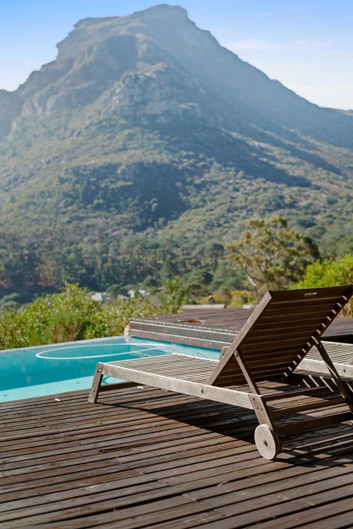 Silvermist Lavish Retreat with Breathtaking Views