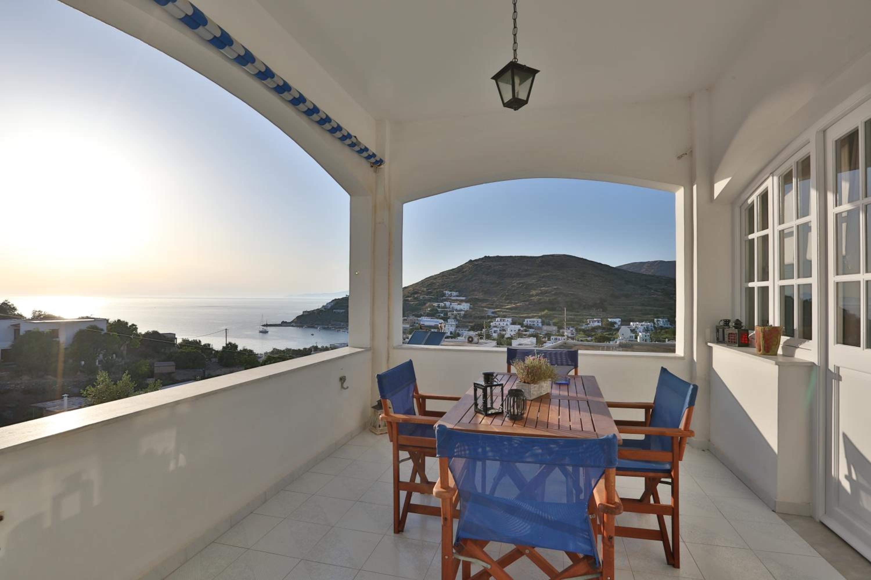 Kini Bay