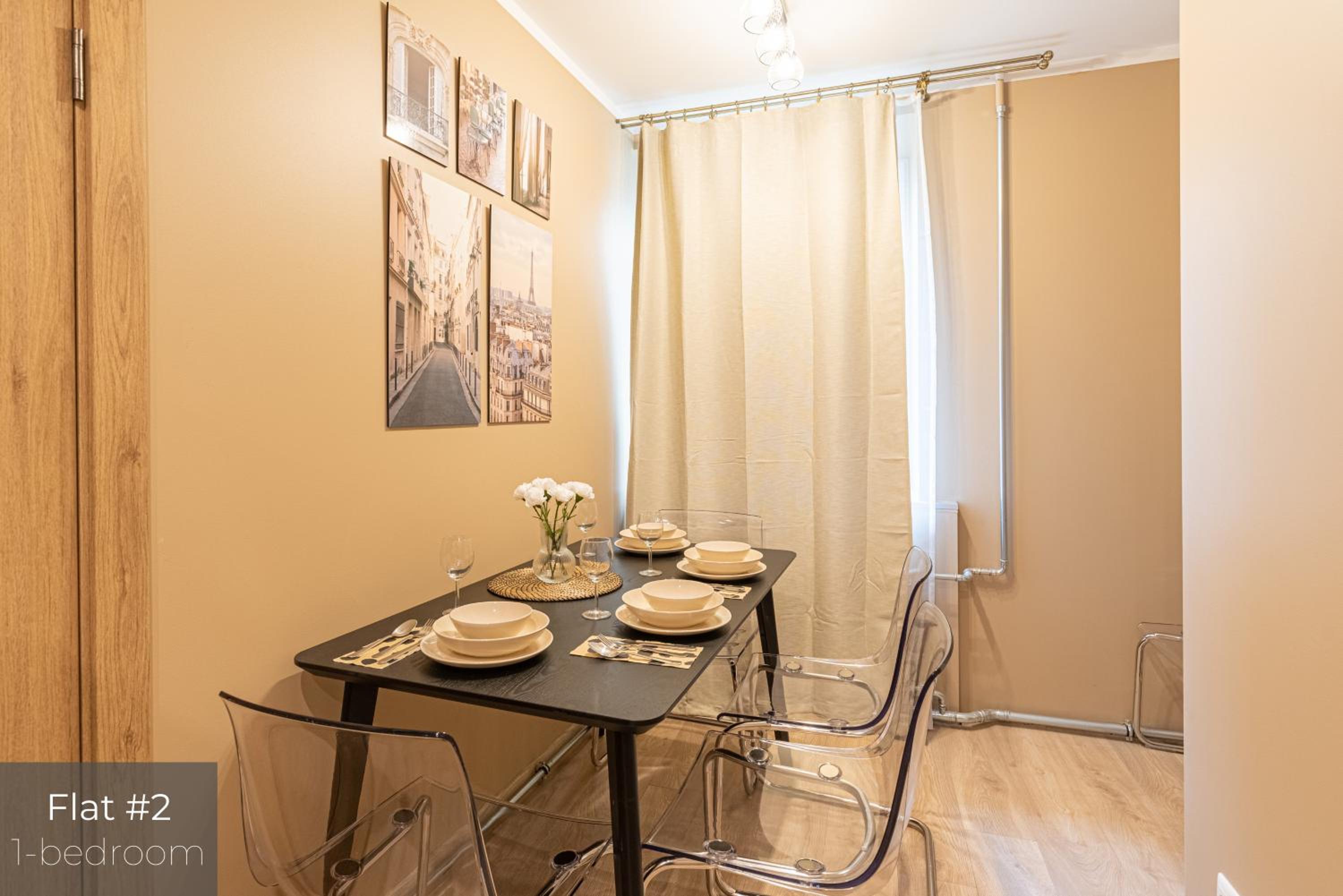 Dandelion Apartments Baznīcas